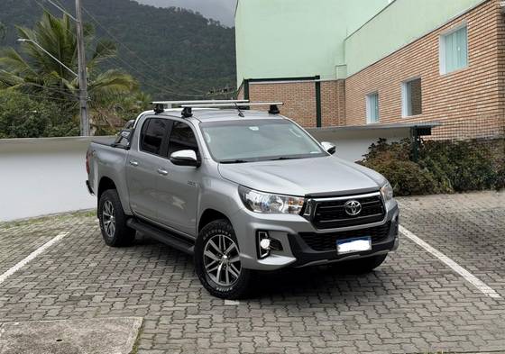 TOYOTA HILUX 2.8 SRV 4X4 CD 16V DIESEL 4P AUTOMÁTICO TOYOTA HILUX 2.8 SRV 4X4 CD 16V DIESEL 4P AUTOMÁTICO